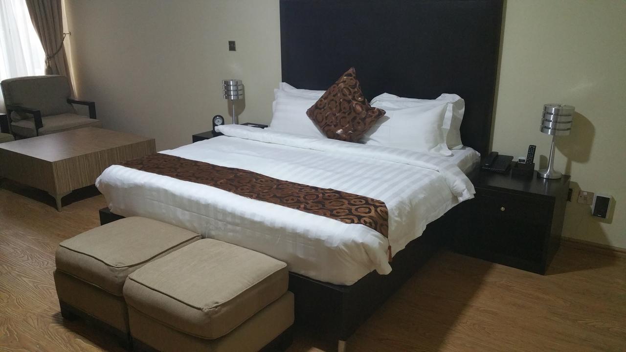 H210 Hotel Aliayabiagba Eksteriør billede